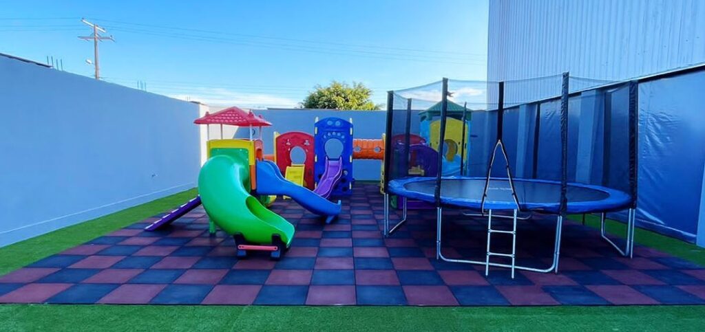 ¡DESCUBRE LA REVOLUCIÓN EN SEGURIDAD Y DIVERSIÓN PARA NIÑOS CON NUESTROS PISOS DE GOMA PARA ÁREAS INFANTILES!