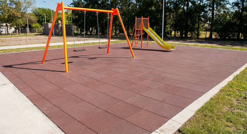 Área de juegos en piso rojo